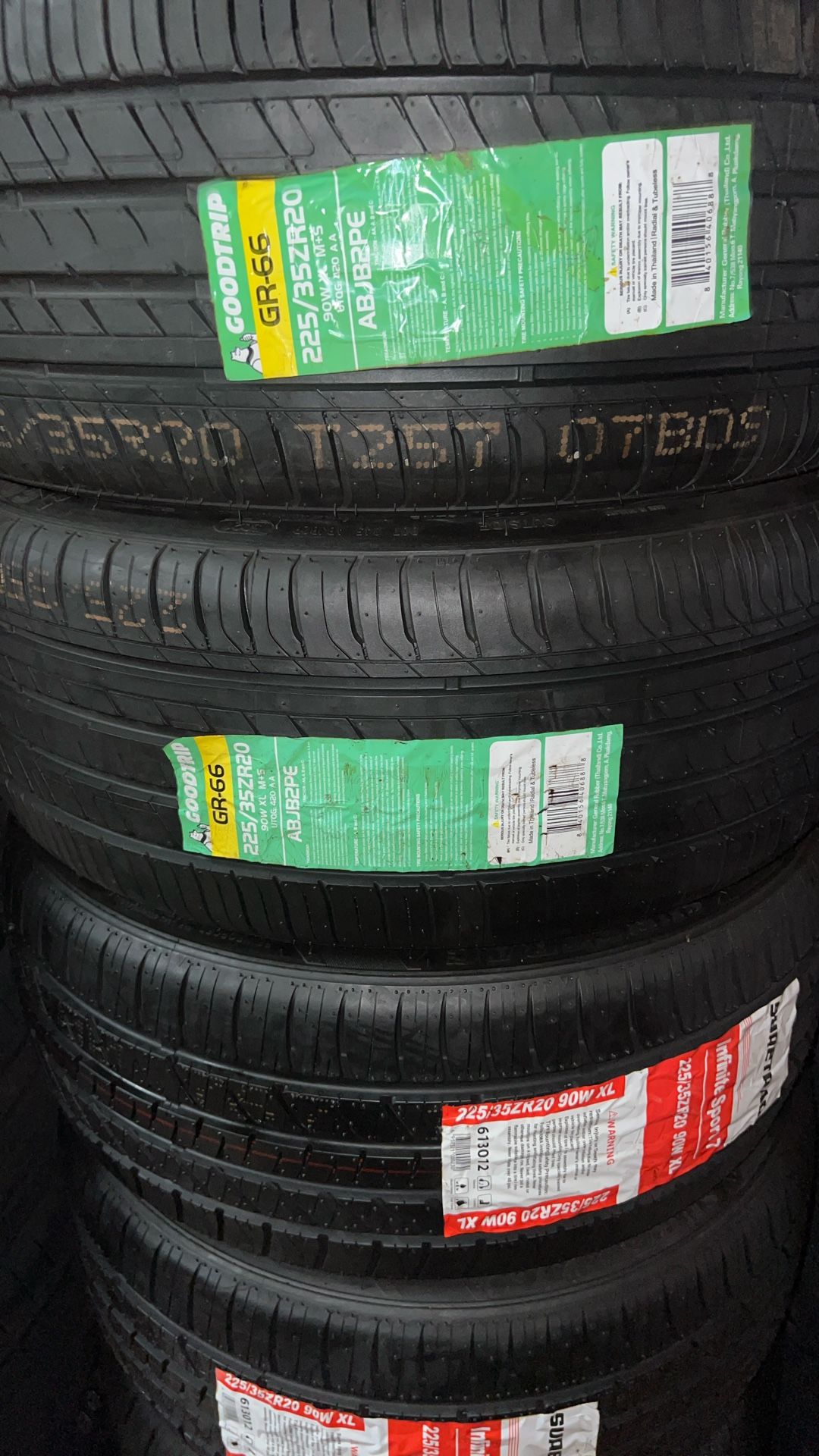 225/35ZR20. GOODRIDE