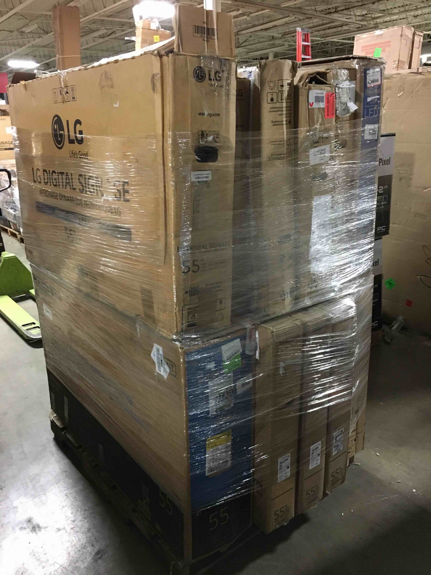 Pallet of 11 PCS OF TV FROM 55'' to 49'' of LG and Samsung
