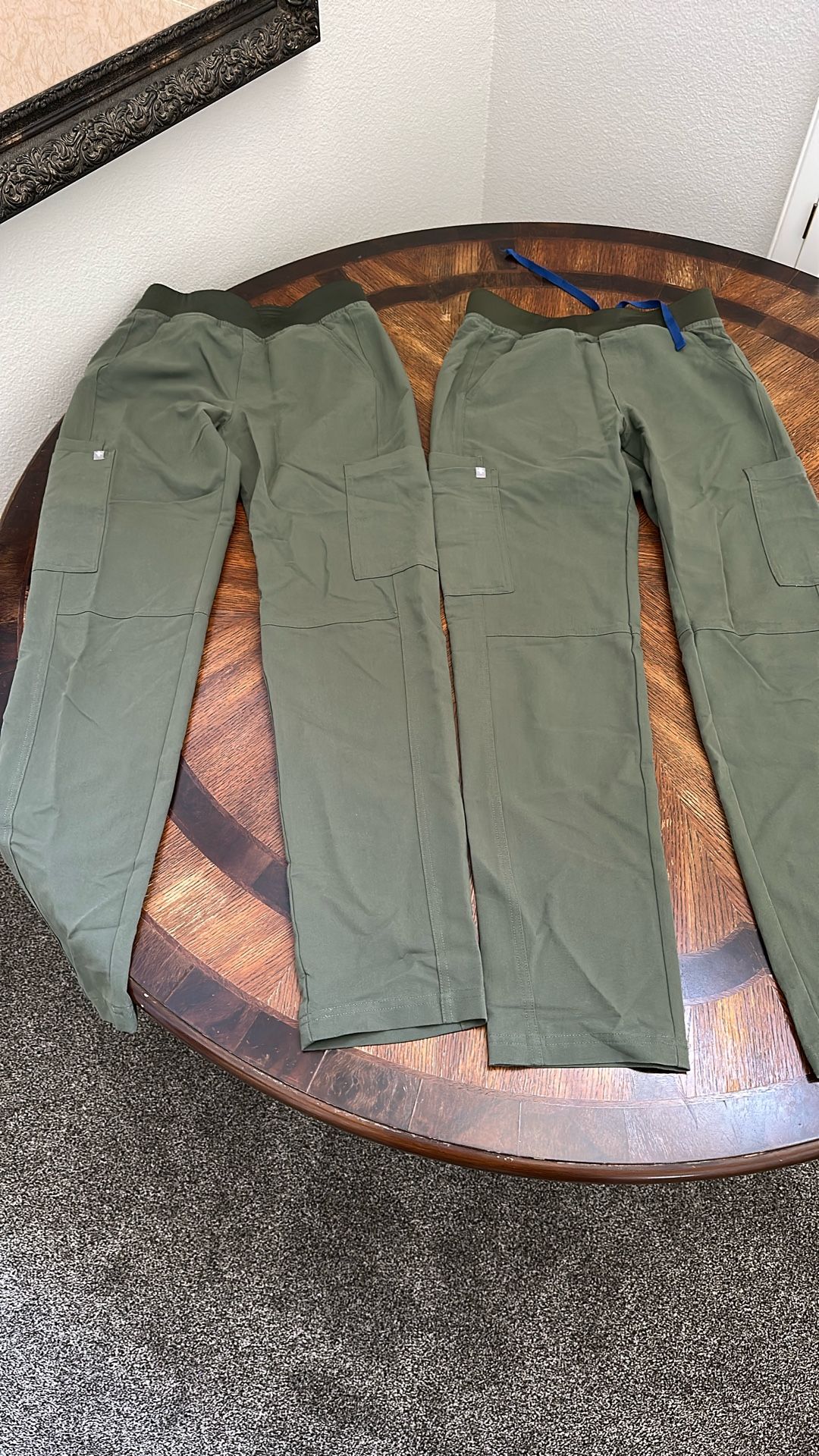 Men’s Fig Scrub Top
