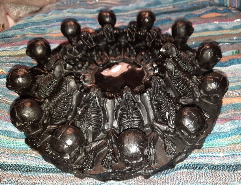 Black skeleton ashtray/trinket tray 