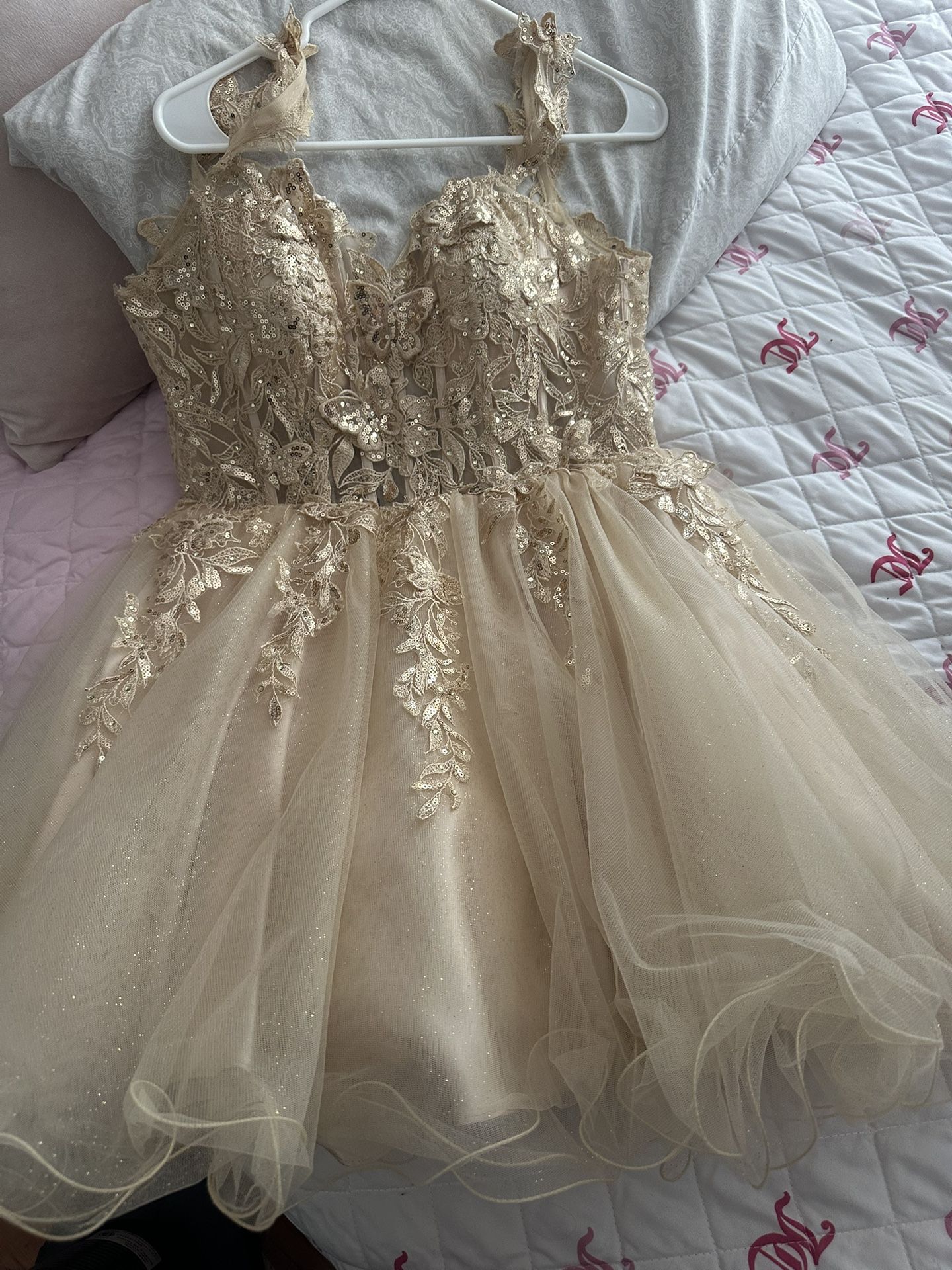 Gold Dama Quince Dress Size M