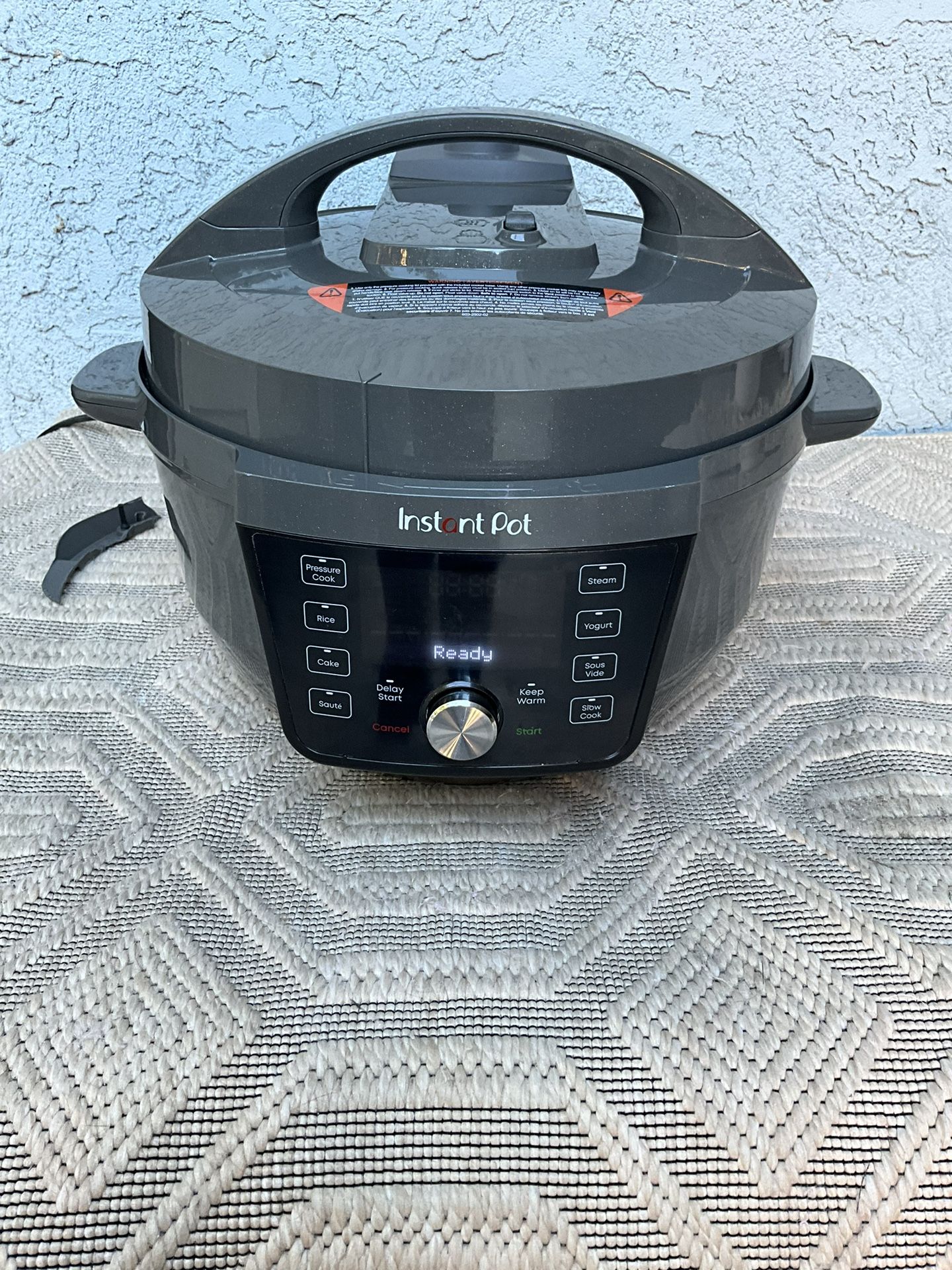 Instant Pot - RIO WIDE Plus 7.5Qt 7-in-1 Electric Pressure Cooker & Multi-Cooker - Black (damaged Read Below) See Photos