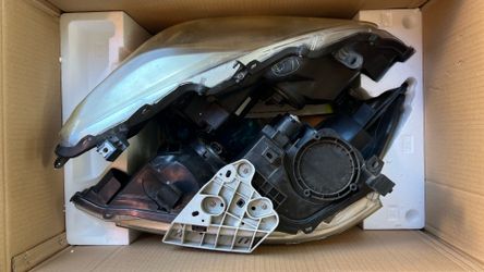 Set of 2014 Nissan Altima OEM headlight assemblies