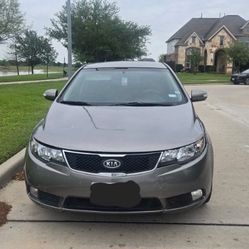 2010 Kia Forte – CLEAN & DEPENDABLE