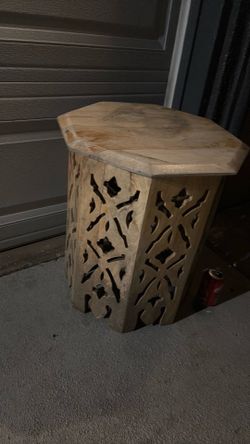 USED SIDE TABLE