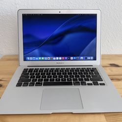 2017 MacBook Air 13-inch 128GB / 8GB 1.8 Core i5 Silver