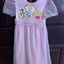 Disney store pink princess costume Size Medium Gently Used 