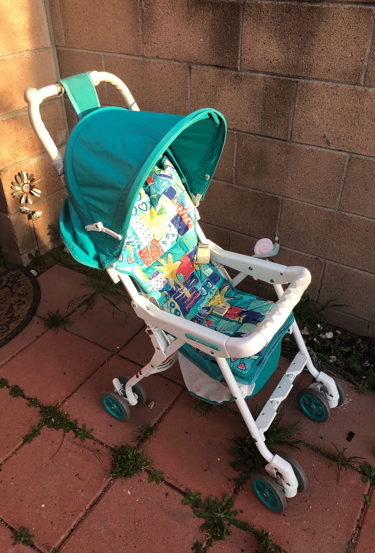 Vintage Combi baby stroller compacted