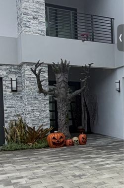Giant Halloween Tree animated
