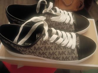 Michael Kors MK Logo Low-Top Sneakers