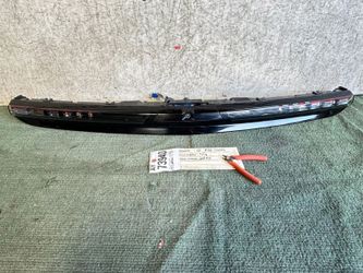 2023 - 2024 CADILLAC LYRIQ REAR CENTER LED TAIL LIGHT OEM AY73940 w/camera