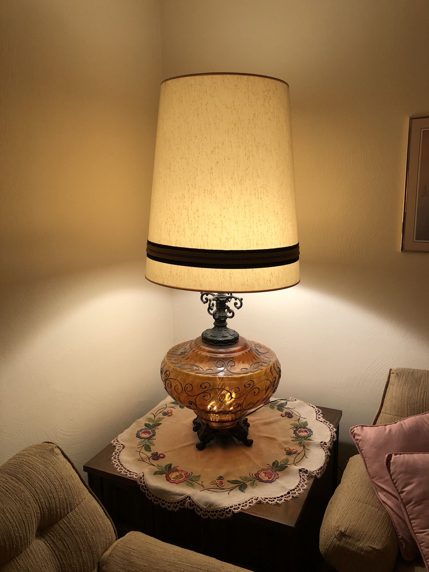 Large table lamp