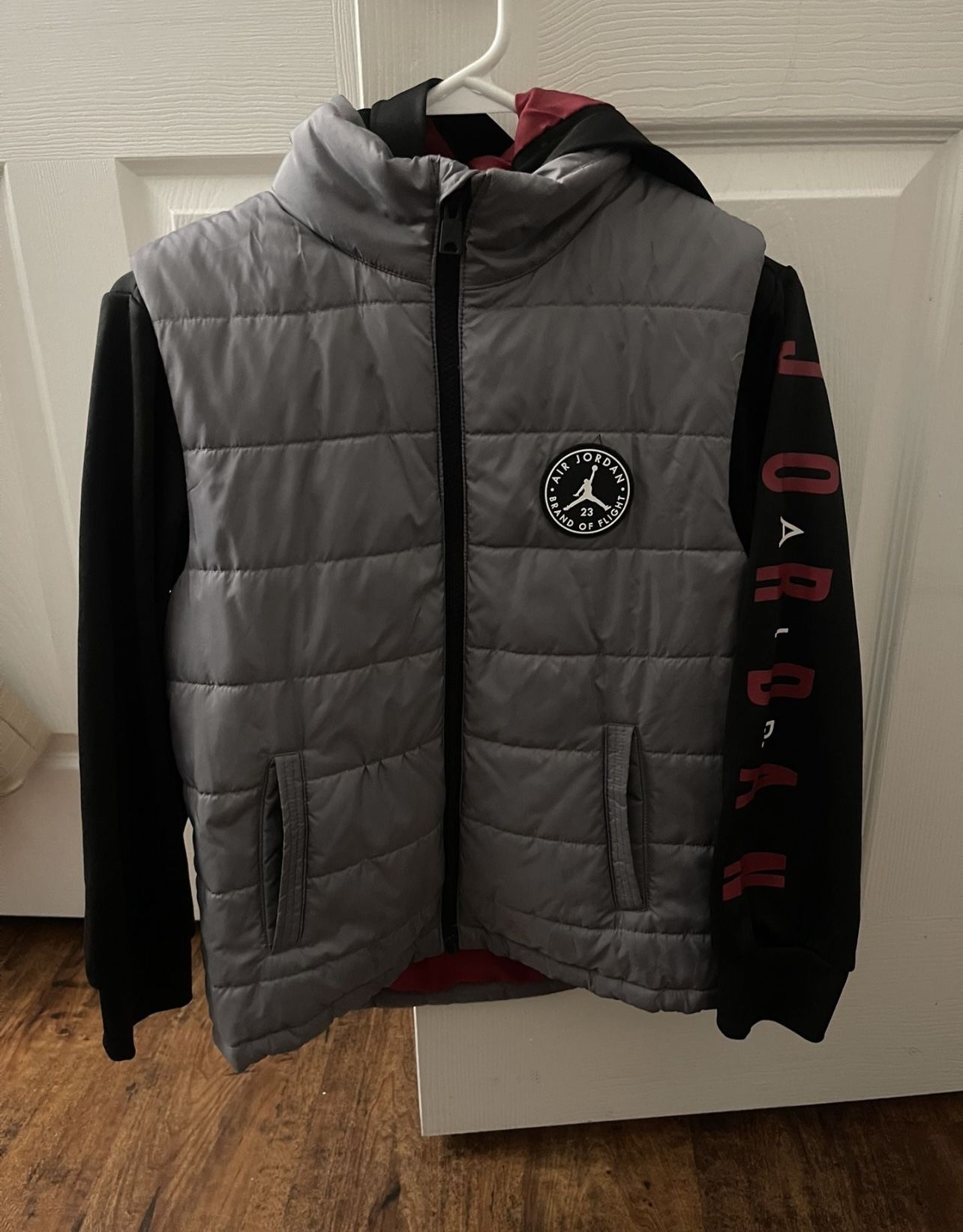 Jordan Youth Medium Puffer Jacket – Great Condition