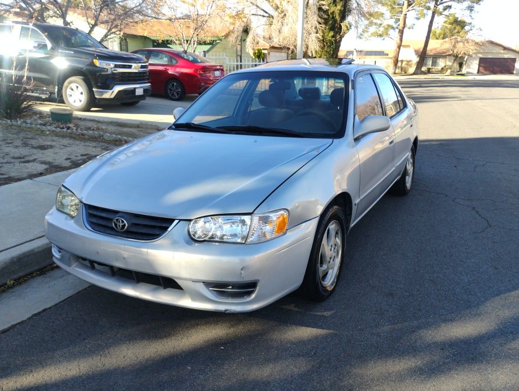 2002 TOYOTA COROLLA LE π