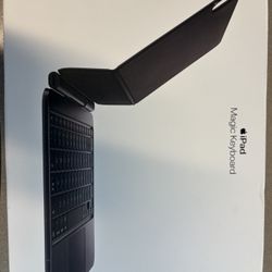 Ipad Pro 11” (M4) Magic Keyboard