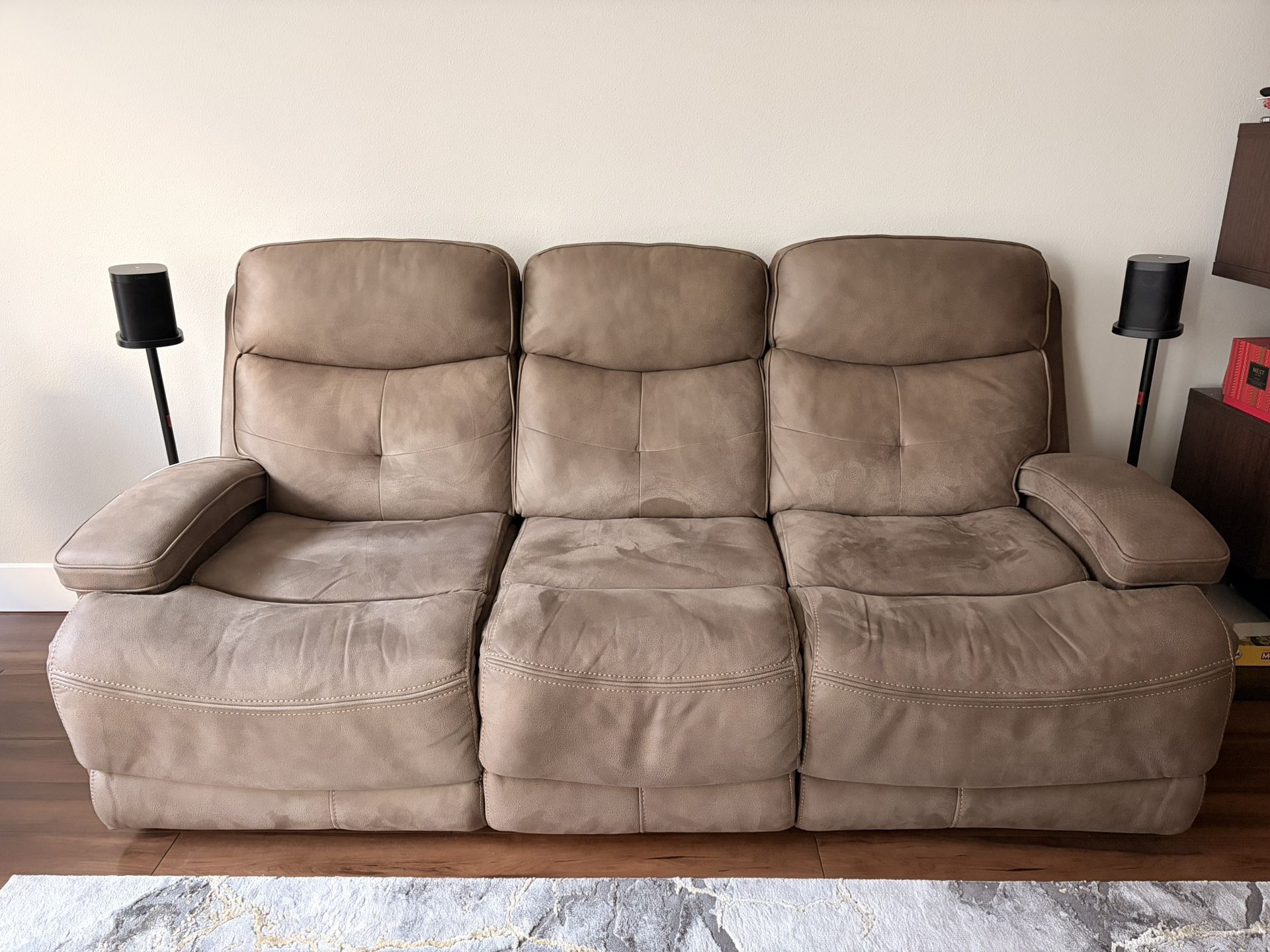 Gavin Power Reclining Sofa – Excellent Condition