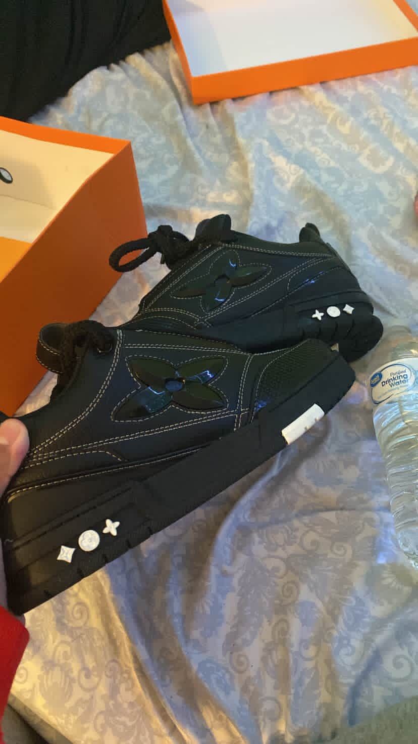 LV skates Size 7 