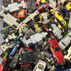 Tons Of Hotwheelz, Model Cars, Etc