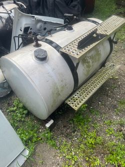Semi-Truck Aluminum Fuel Tank with Steps