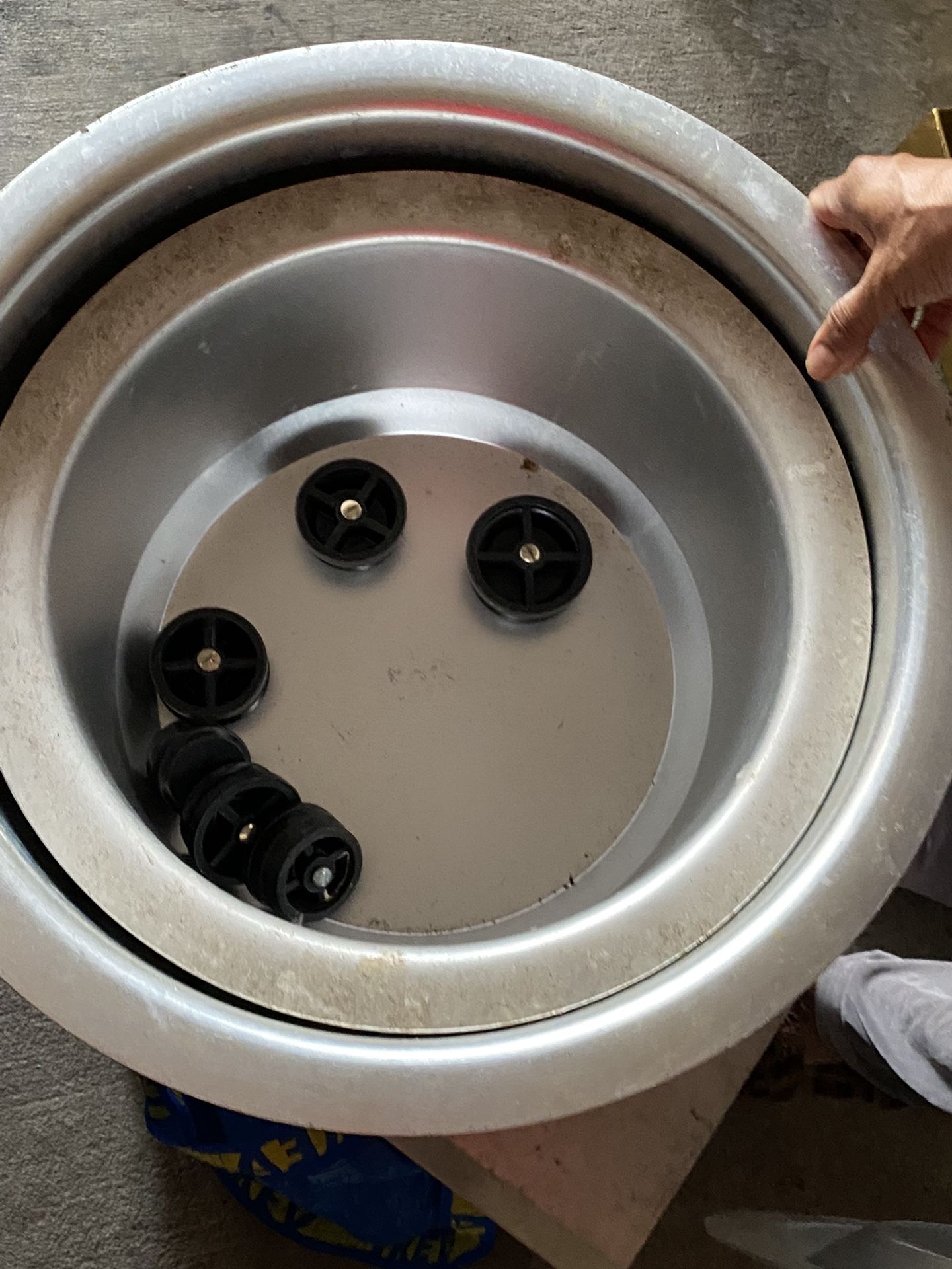 Lot of Metal Pots Home & Garden