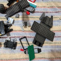 LEGO toys some random pieces it's not full set 
