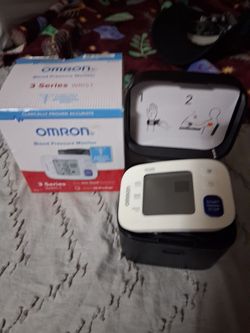 Omron digital wrist blood pressure machine
