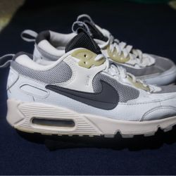 Womens Nike Air Max 90 Futura