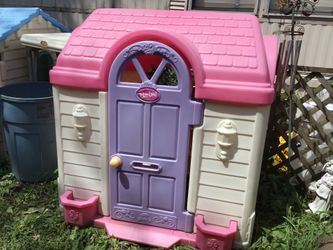 Barbie outdoor play house