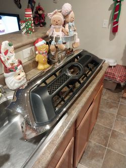 2015 Toyota Tacoma Grill