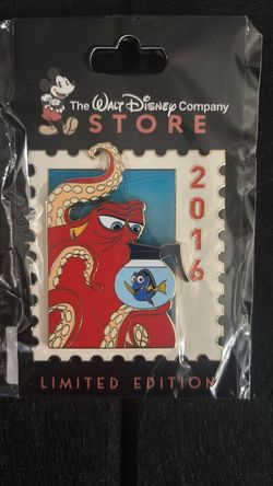 D23 Stamp: Dory & Frank LE 500
