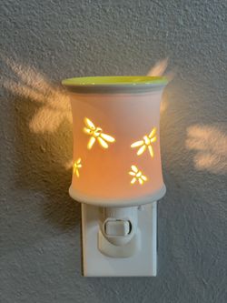 Scentsy plug in warmer