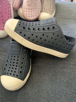 Natives Size 9