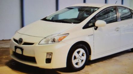 2010 Toyota Prius III 4dr Hatchback