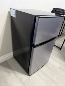 Mini fridge