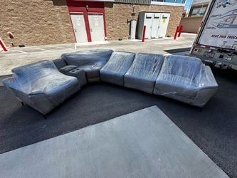 Modular Curved Sectional Sofa – Gray – $1,000