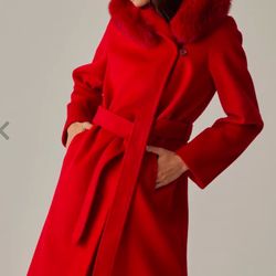 Real red fur and alpaca — a unique, custom-made piece you won’t find anywhere else. 