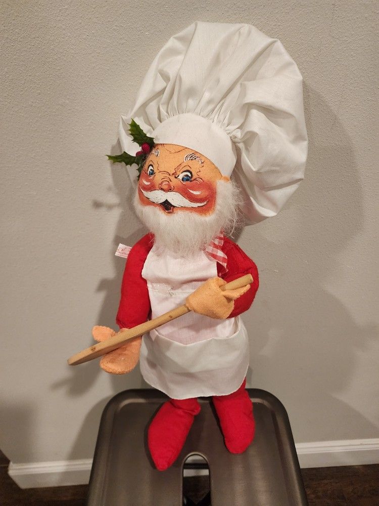 VINTAGE 1981 ANNALEE SANTA CLAUS WITH SPOON & CHEF'S HAT 20 INCHES TALL