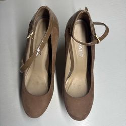 Brown suede  size :8