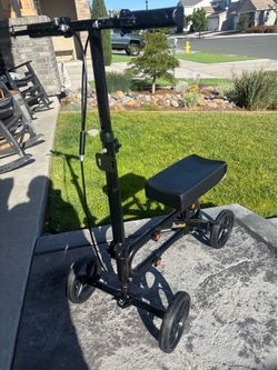 Knee Scooter by BLESSREACH