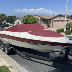 Beautiful Fast, Comfortable Boat For Sale