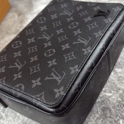 Louis Vuitton Men Messenger Bag
