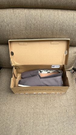 Tom's shoes