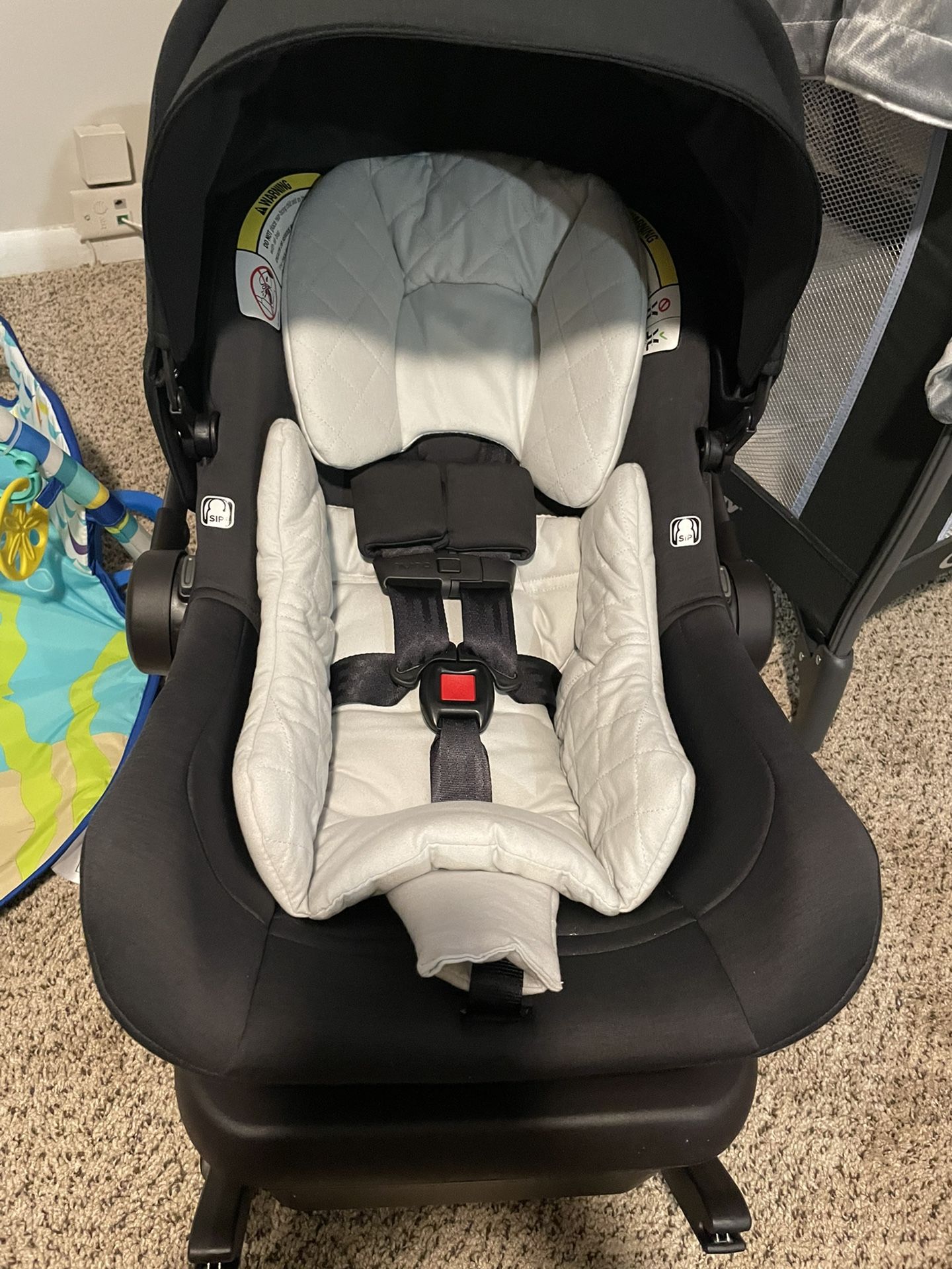 Nuna Infant Car Seat