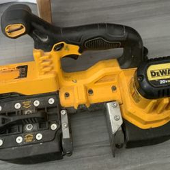 DEWALT 20-Volt 2.5-in Portable Band Saw ( Battery Not Included ) Dcs371