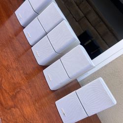 Bose Cube Speakers With Wall Mounts 