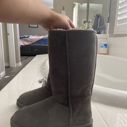 UGG BOOTS