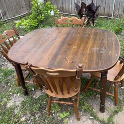 Dinnig Table
