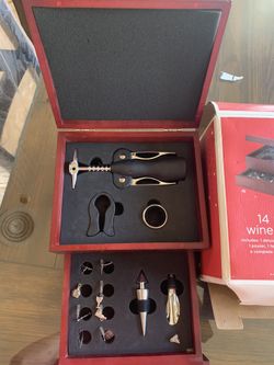 Wine accessories