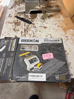 Digital measure tape for miter saw