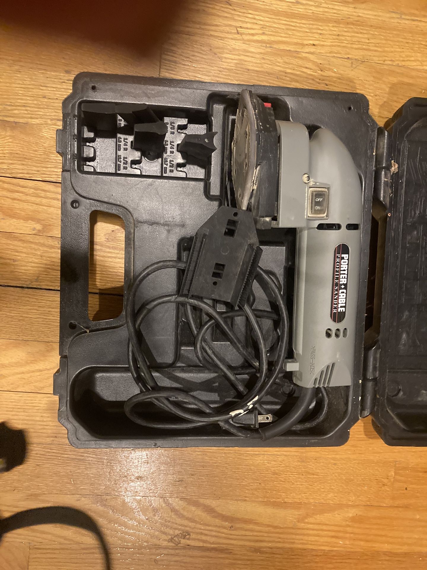 PORTER CABLE SANDER W/CASE
